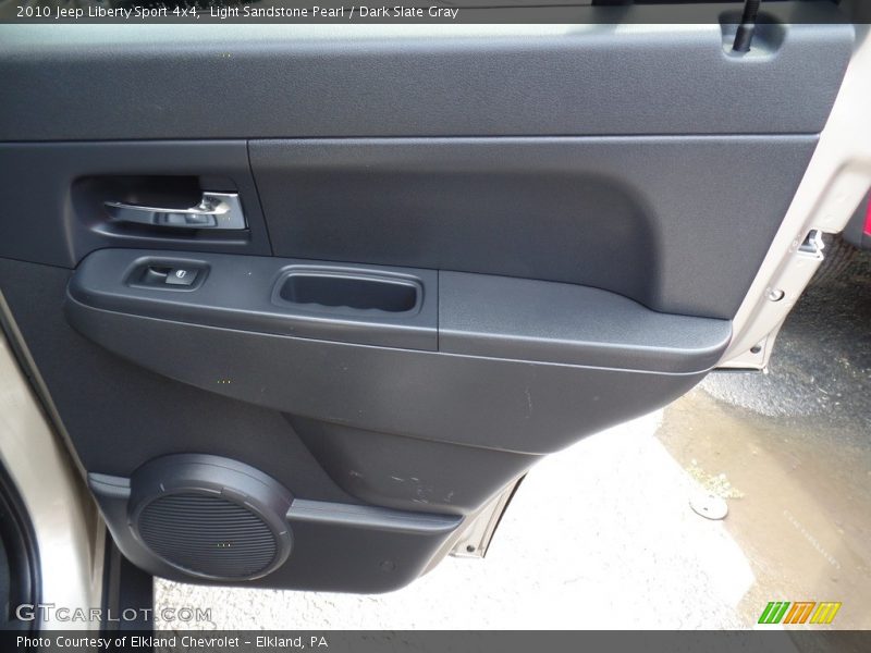 Light Sandstone Pearl / Dark Slate Gray 2010 Jeep Liberty Sport 4x4