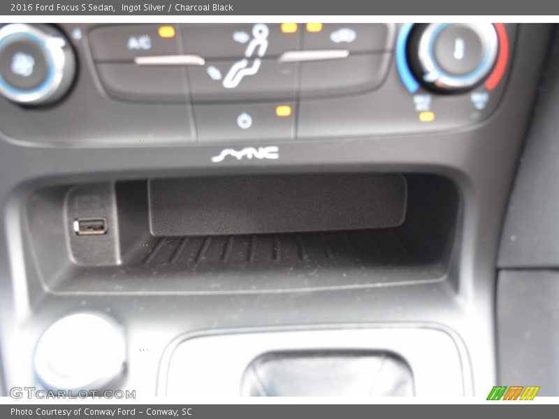 Ingot Silver / Charcoal Black 2016 Ford Focus S Sedan