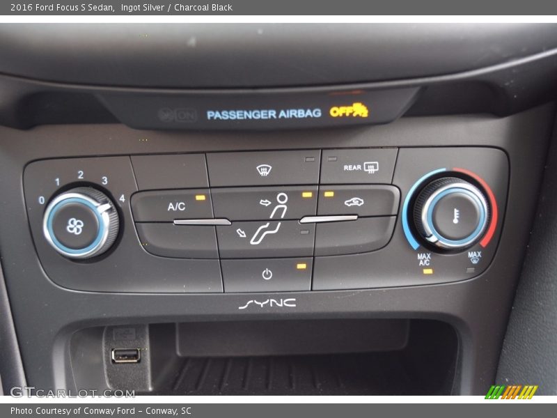 Ingot Silver / Charcoal Black 2016 Ford Focus S Sedan