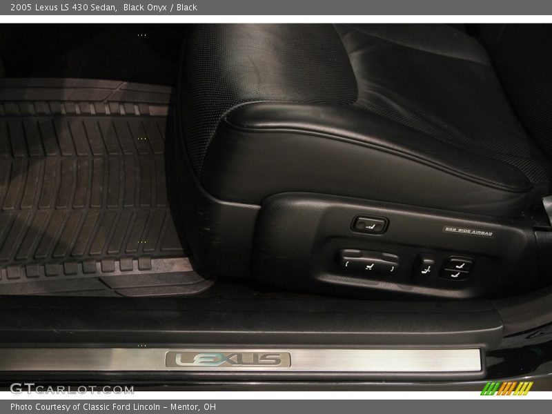 Black Onyx / Black 2005 Lexus LS 430 Sedan