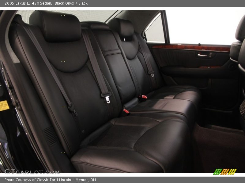 Black Onyx / Black 2005 Lexus LS 430 Sedan