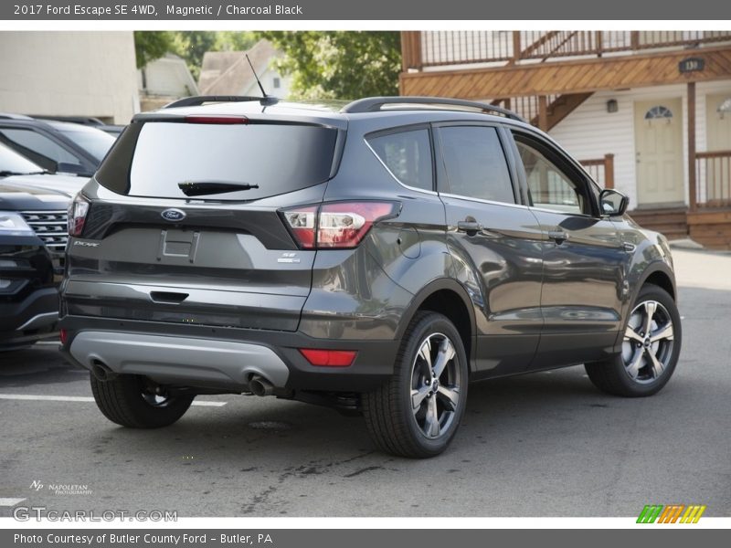 Magnetic / Charcoal Black 2017 Ford Escape SE 4WD
