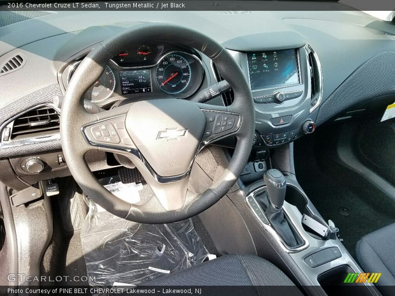 Tungsten Metallic / Jet Black 2016 Chevrolet Cruze LT Sedan