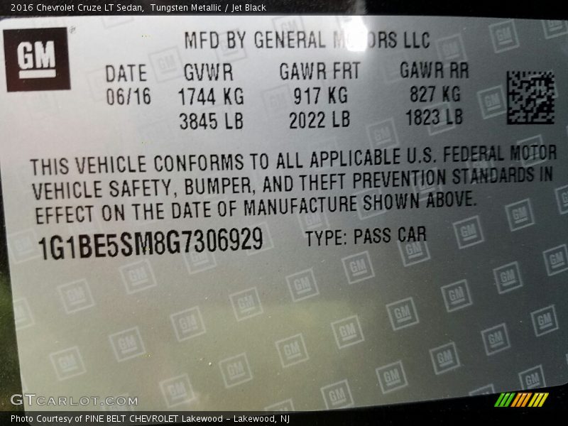 Tungsten Metallic / Jet Black 2016 Chevrolet Cruze LT Sedan