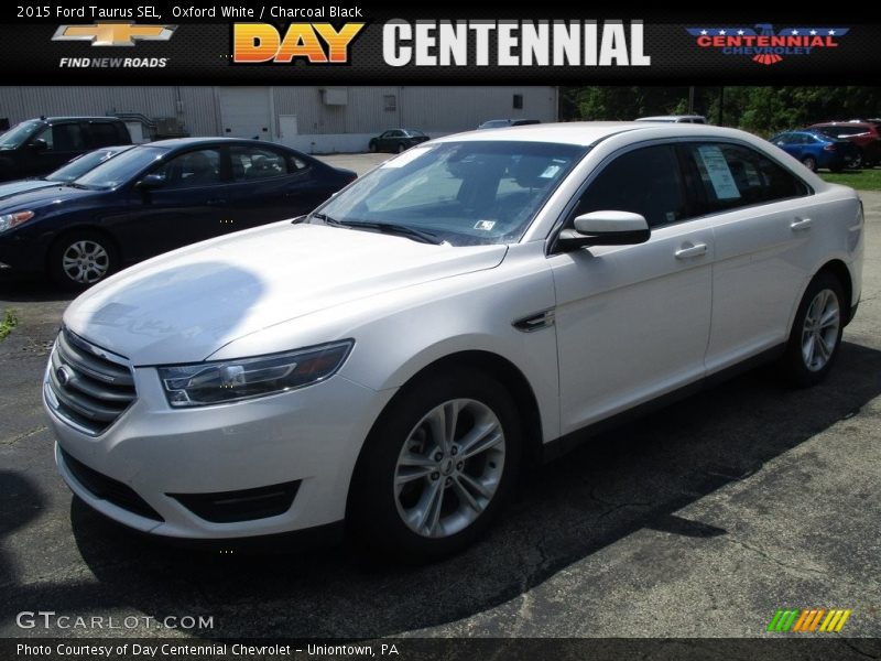 Oxford White / Charcoal Black 2015 Ford Taurus SEL