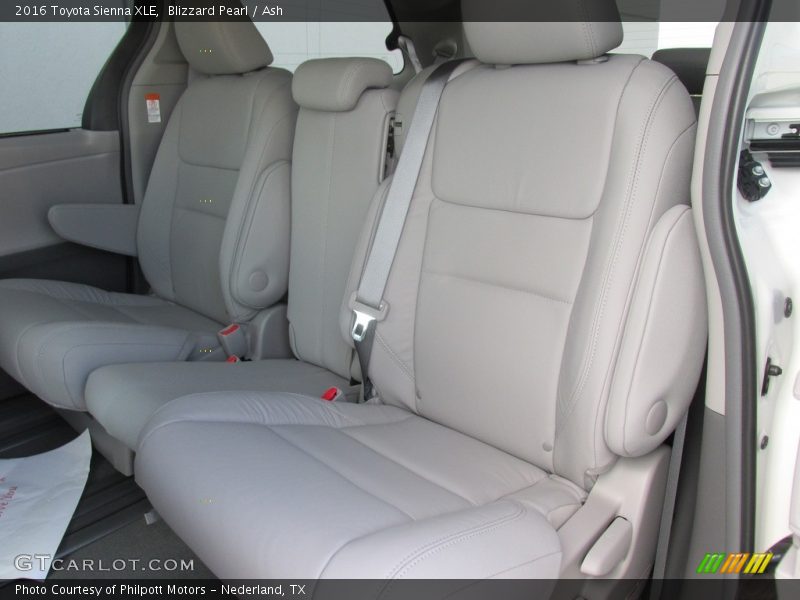 Blizzard Pearl / Ash 2016 Toyota Sienna XLE