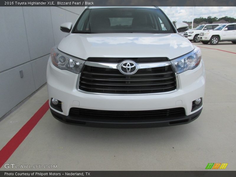 Blizzard Pearl / Black 2016 Toyota Highlander XLE