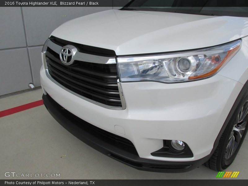 Blizzard Pearl / Black 2016 Toyota Highlander XLE
