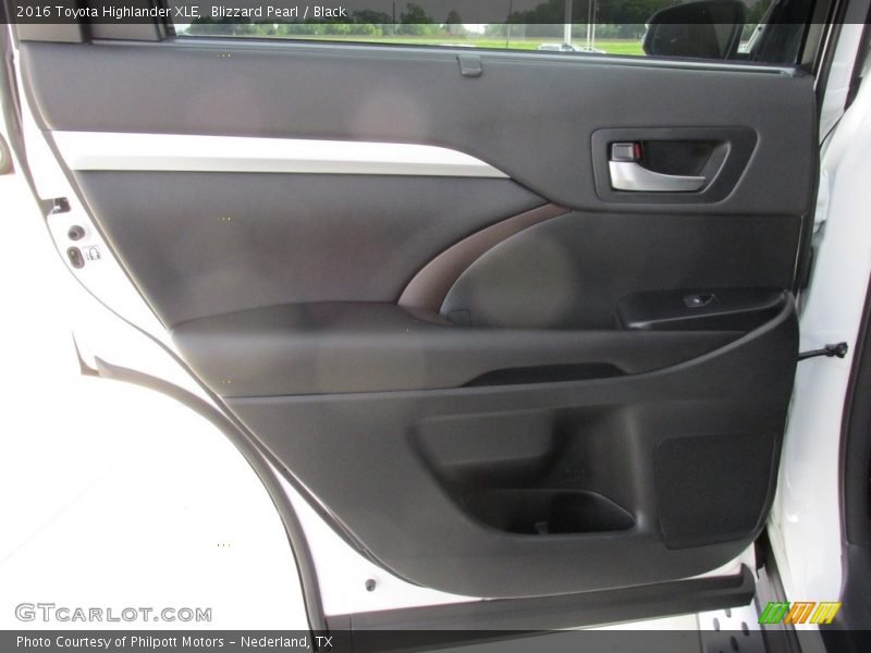 Blizzard Pearl / Black 2016 Toyota Highlander XLE