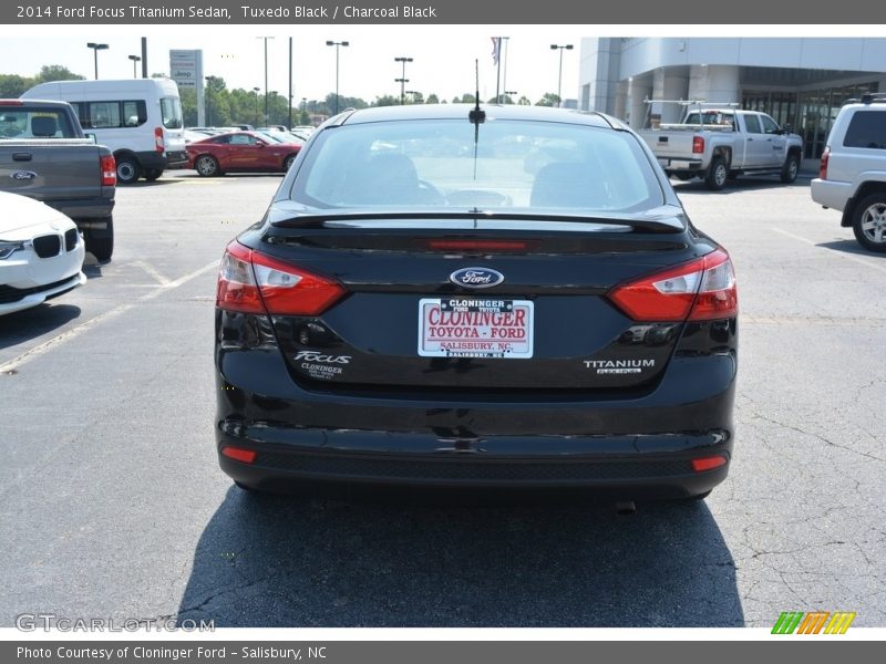 Tuxedo Black / Charcoal Black 2014 Ford Focus Titanium Sedan