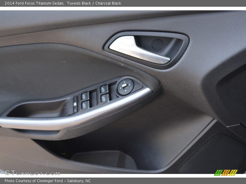 Tuxedo Black / Charcoal Black 2014 Ford Focus Titanium Sedan