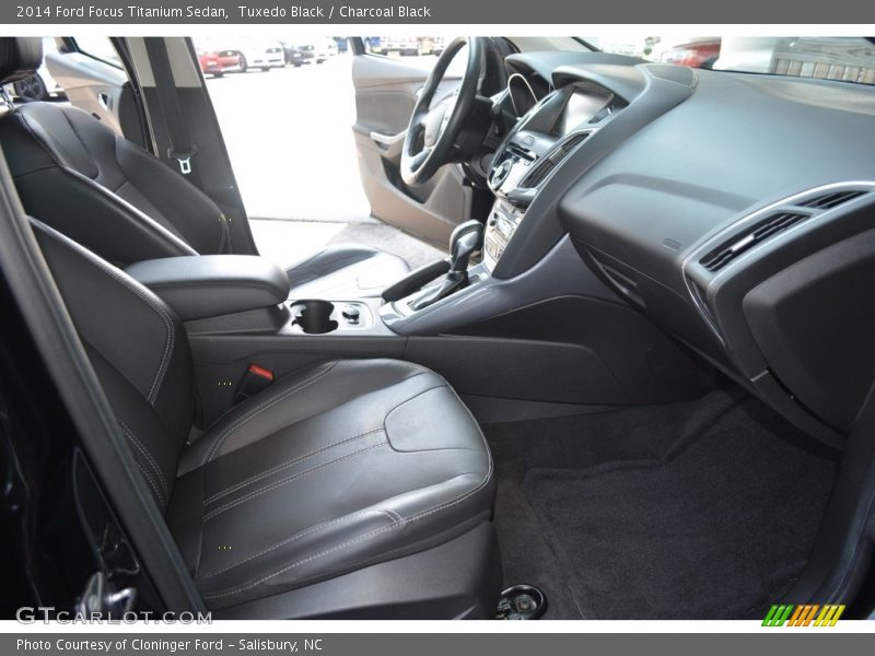 Tuxedo Black / Charcoal Black 2014 Ford Focus Titanium Sedan