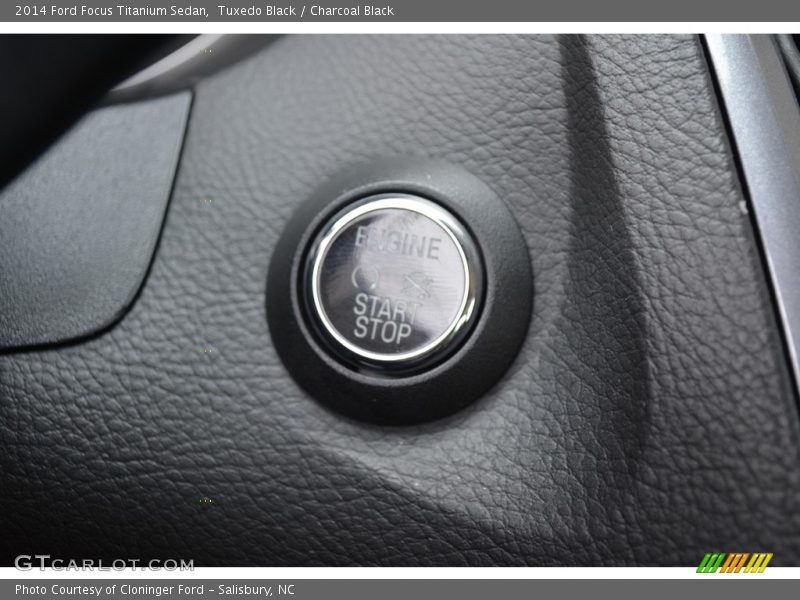 Tuxedo Black / Charcoal Black 2014 Ford Focus Titanium Sedan
