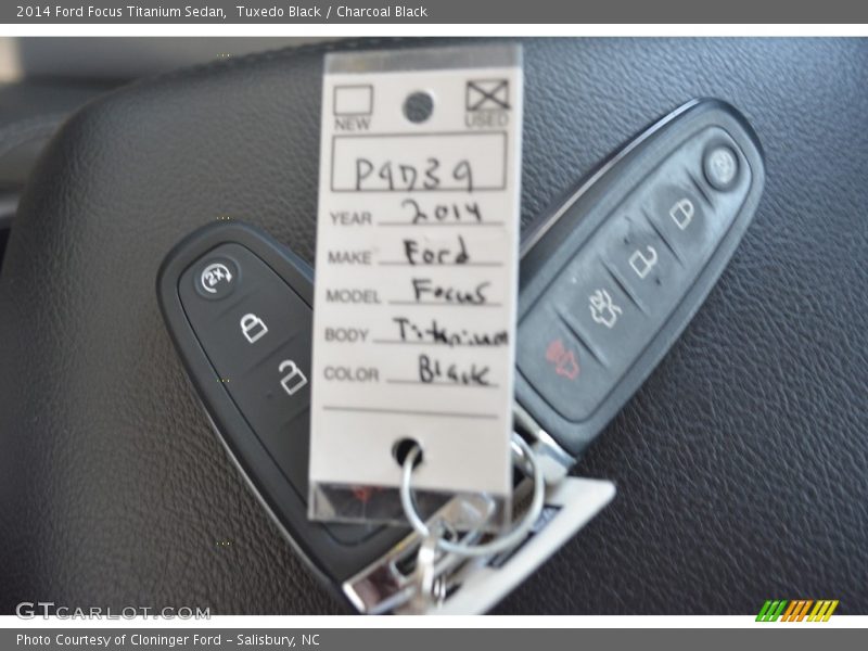 Tuxedo Black / Charcoal Black 2014 Ford Focus Titanium Sedan