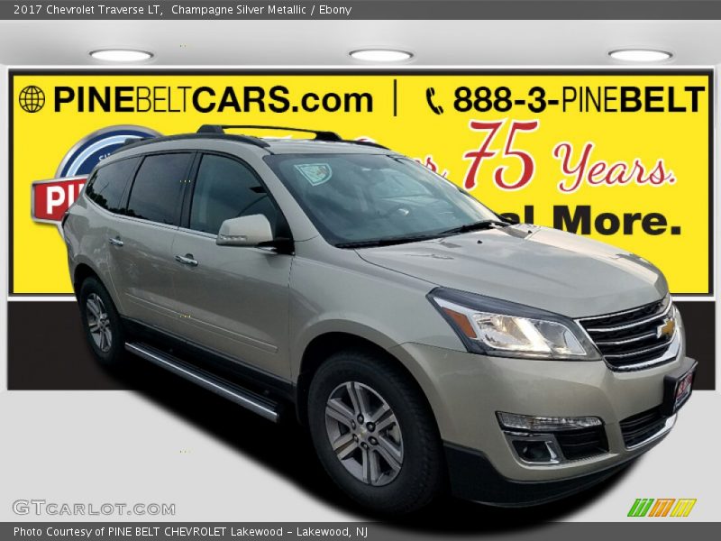 Champagne Silver Metallic / Ebony 2017 Chevrolet Traverse LT