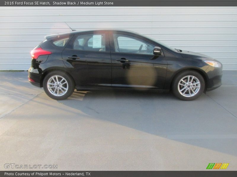 Shadow Black / Medium Light Stone 2016 Ford Focus SE Hatch