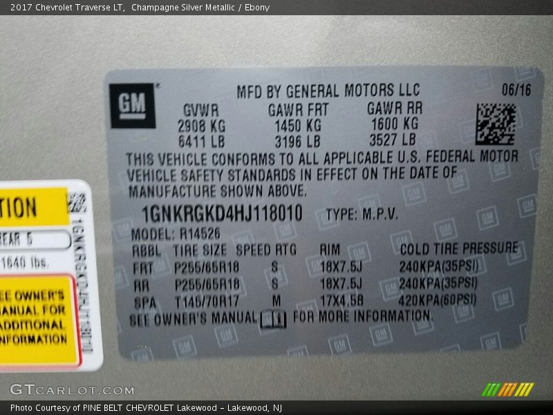 Champagne Silver Metallic / Ebony 2017 Chevrolet Traverse LT