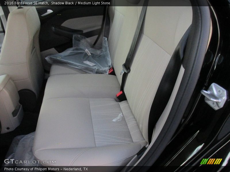 Shadow Black / Medium Light Stone 2016 Ford Focus SE Hatch