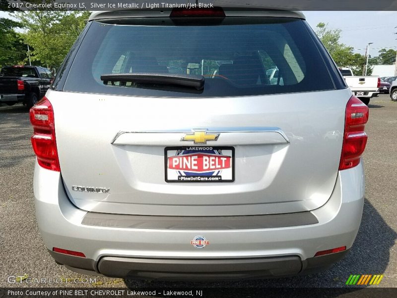 Silver Ice Metallic / Light Titanium/Jet Black 2017 Chevrolet Equinox LS