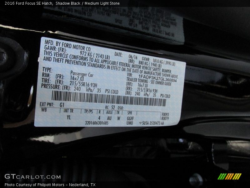 Shadow Black / Medium Light Stone 2016 Ford Focus SE Hatch