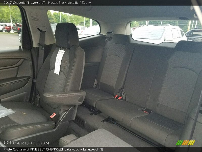 Mosaic Black Metallic / Ebony 2017 Chevrolet Traverse LT