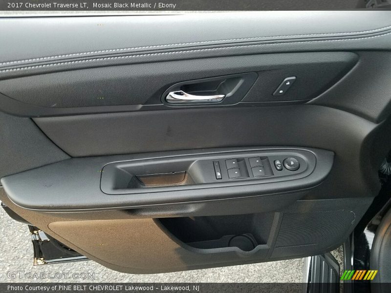 Mosaic Black Metallic / Ebony 2017 Chevrolet Traverse LT