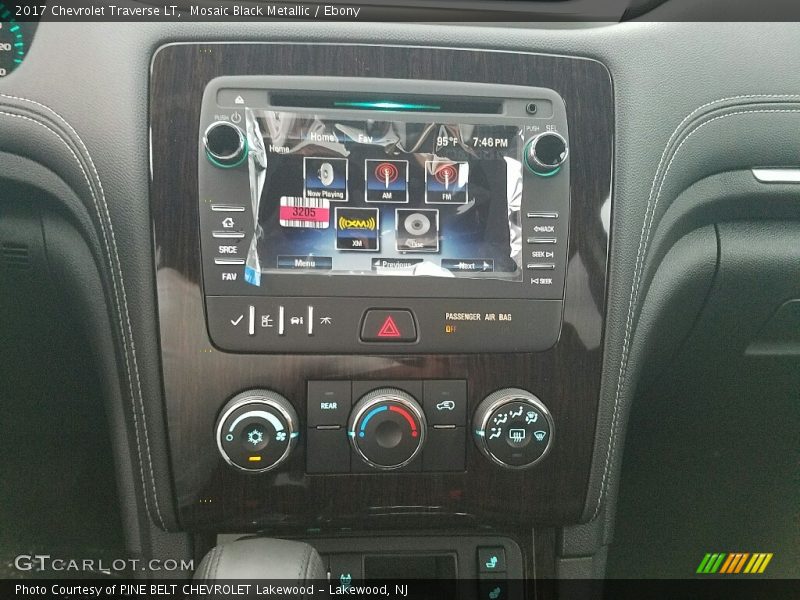 Mosaic Black Metallic / Ebony 2017 Chevrolet Traverse LT