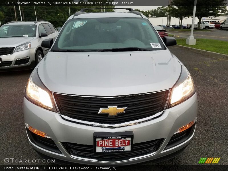 Silver Ice Metallic / Dark Titanium/Light Titanium 2017 Chevrolet Traverse LS