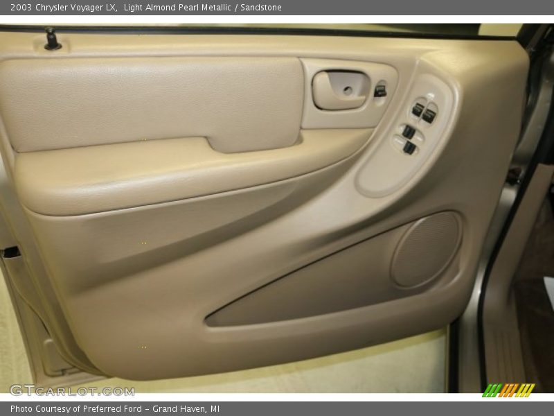 Light Almond Pearl Metallic / Sandstone 2003 Chrysler Voyager LX