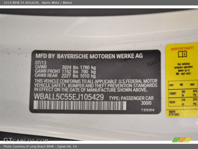 Alpine White / Walnut 2014 BMW Z4 sDrive28i