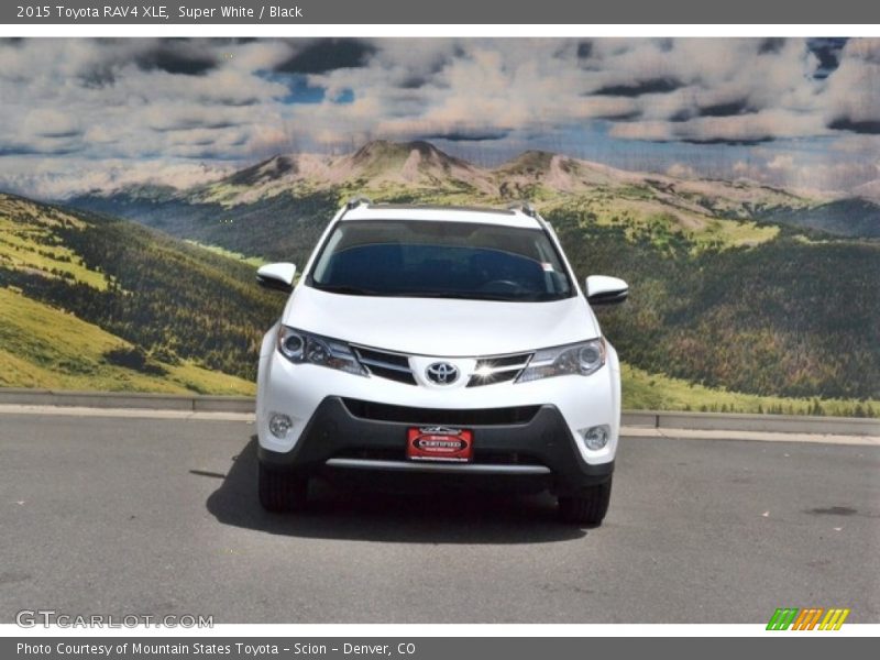 Super White / Black 2015 Toyota RAV4 XLE