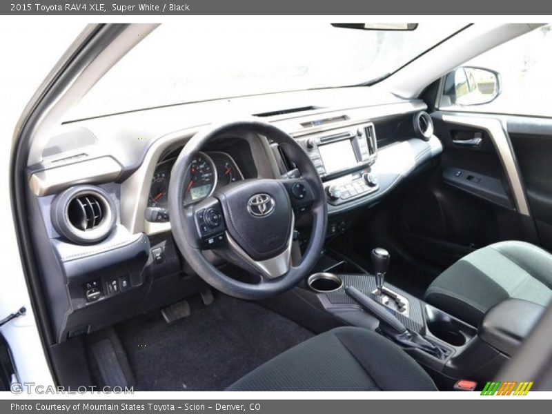 Super White / Black 2015 Toyota RAV4 XLE