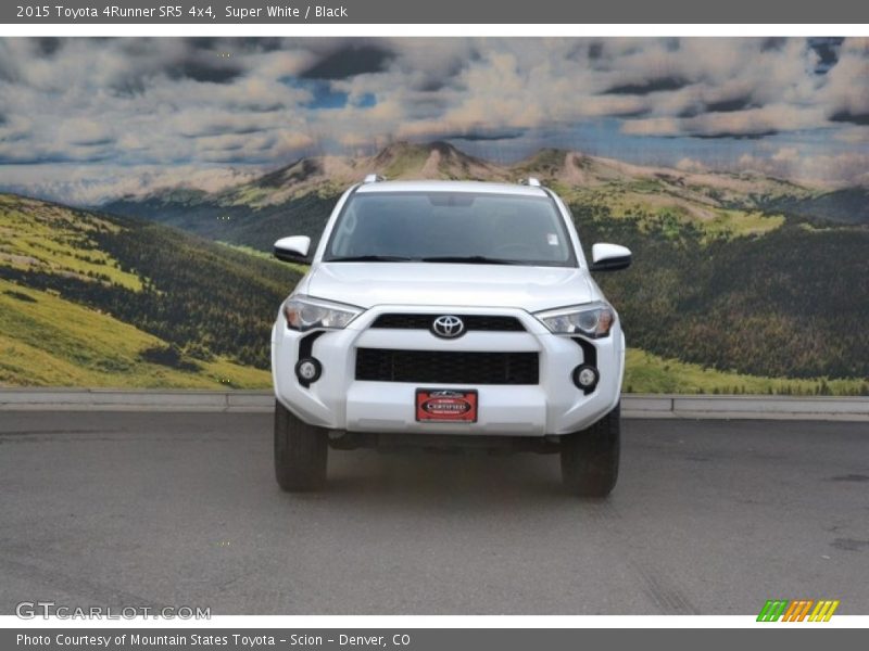 Super White / Black 2015 Toyota 4Runner SR5 4x4