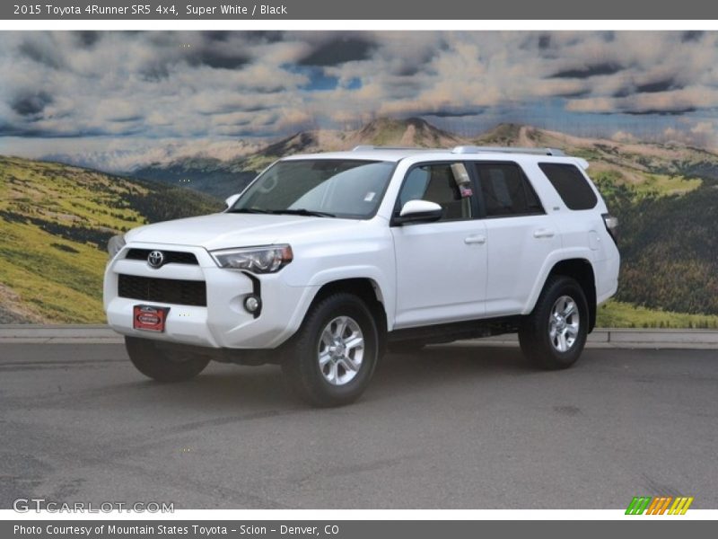 Super White / Black 2015 Toyota 4Runner SR5 4x4