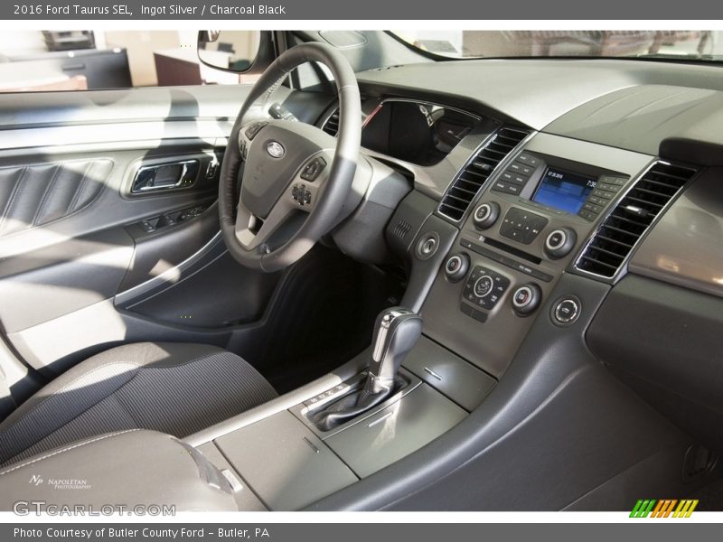 Ingot Silver / Charcoal Black 2016 Ford Taurus SEL
