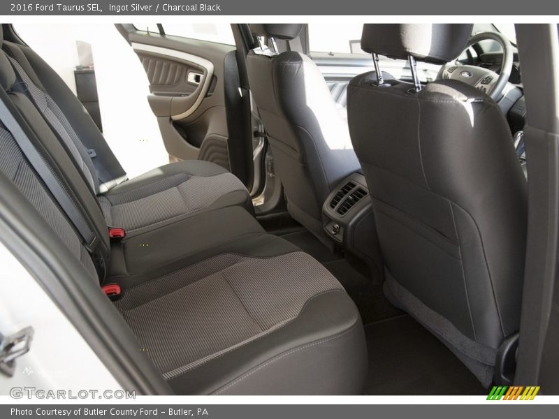 Ingot Silver / Charcoal Black 2016 Ford Taurus SEL
