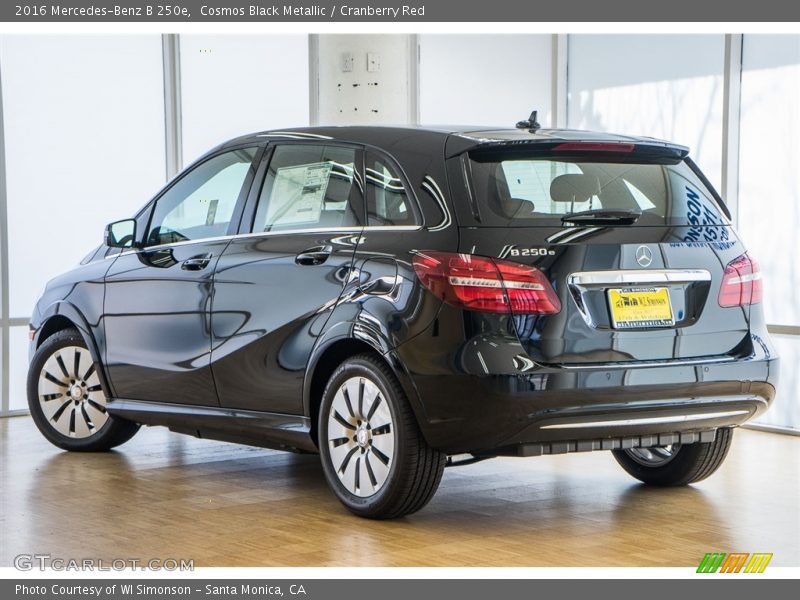 Cosmos Black Metallic / Cranberry Red 2016 Mercedes-Benz B 250e