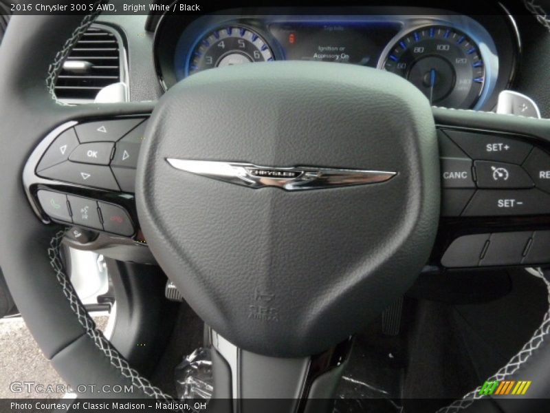 Bright White / Black 2016 Chrysler 300 S AWD