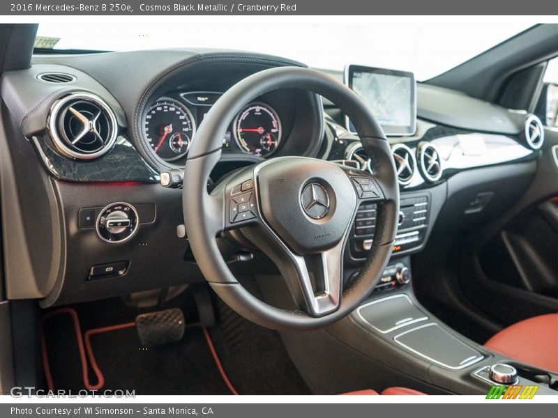 Cosmos Black Metallic / Cranberry Red 2016 Mercedes-Benz B 250e