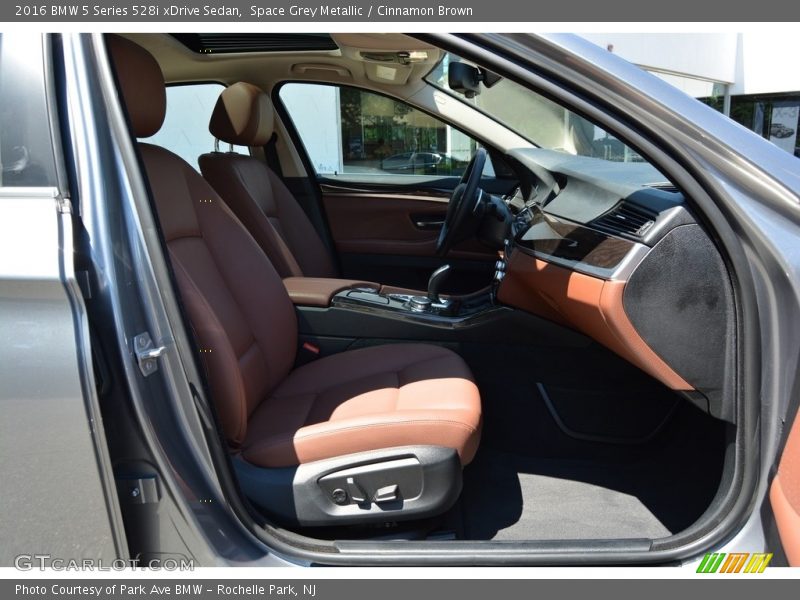 Space Grey Metallic / Cinnamon Brown 2016 BMW 5 Series 528i xDrive Sedan