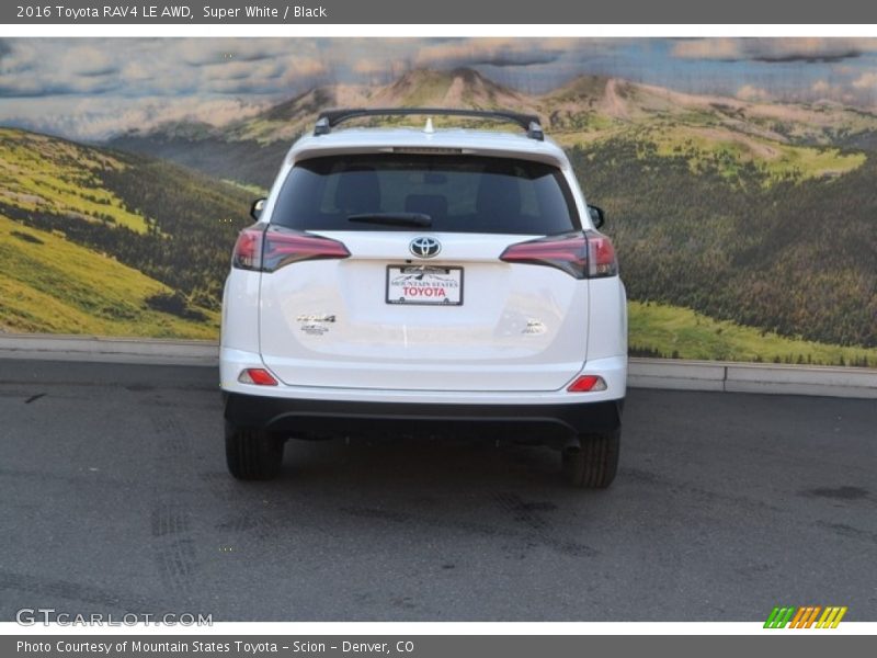 Super White / Black 2016 Toyota RAV4 LE AWD