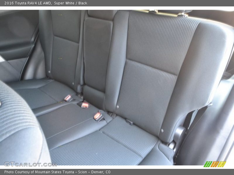Super White / Black 2016 Toyota RAV4 LE AWD