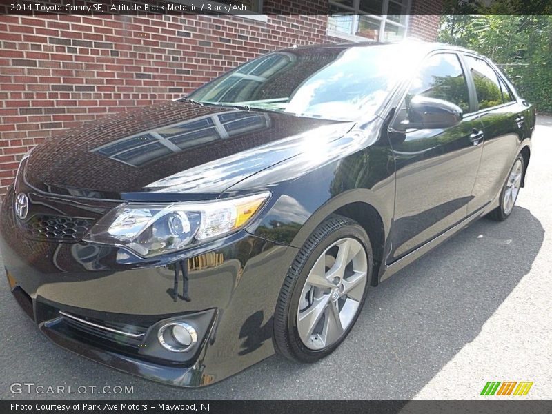 Attitude Black Metallic / Black/Ash 2014 Toyota Camry SE