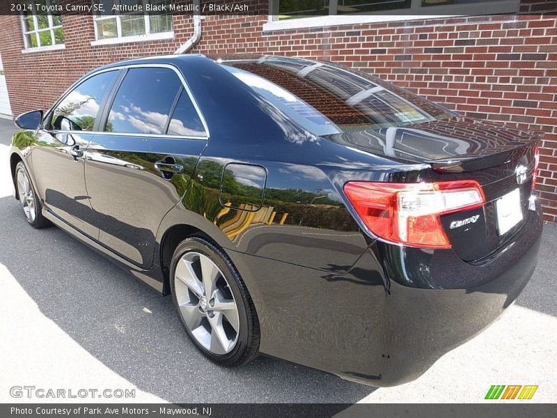 Attitude Black Metallic / Black/Ash 2014 Toyota Camry SE