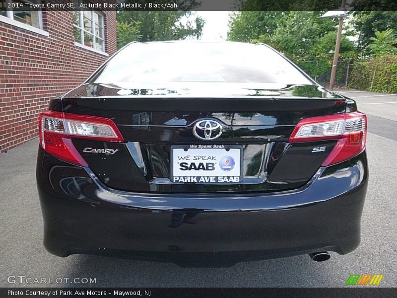 Attitude Black Metallic / Black/Ash 2014 Toyota Camry SE