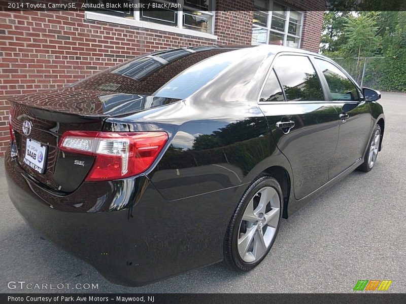 Attitude Black Metallic / Black/Ash 2014 Toyota Camry SE