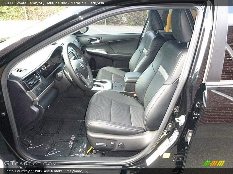 Attitude Black Metallic / Black/Ash 2014 Toyota Camry SE