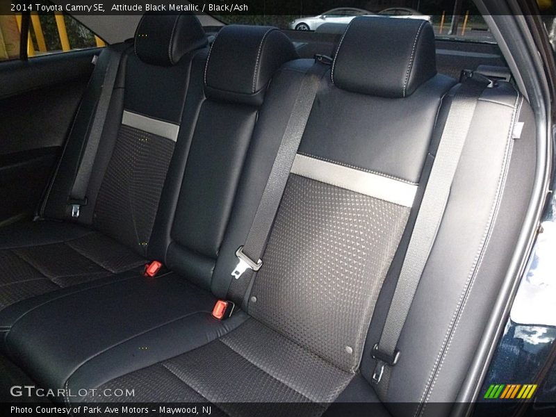 Attitude Black Metallic / Black/Ash 2014 Toyota Camry SE
