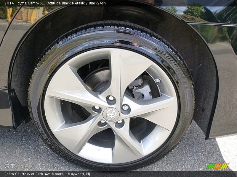 Attitude Black Metallic / Black/Ash 2014 Toyota Camry SE