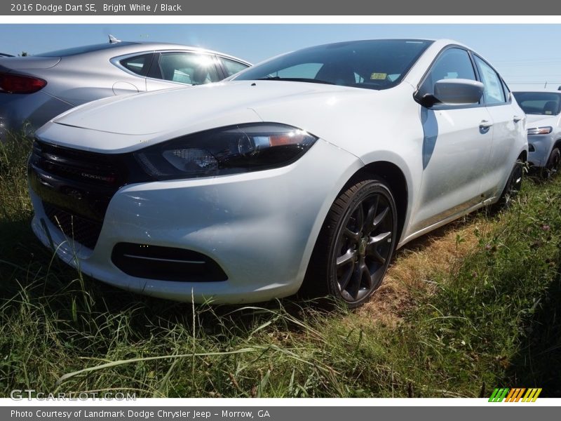 Bright White / Black 2016 Dodge Dart SE